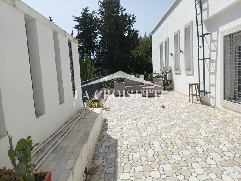 Étage de villa S+2 meublé à La Soukra